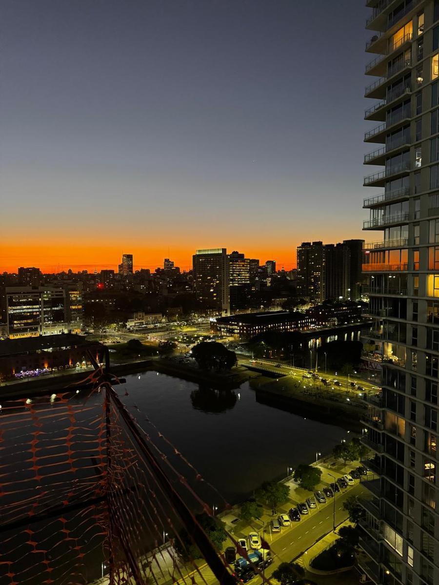 3 Ambientes en Torre Unica Pininfarina Piso Alto Vista Abierta con Balcon, 2 Cocheras y Amenities, Capital Federal